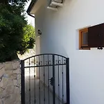 Jungic, Rab Διαμέρισμα