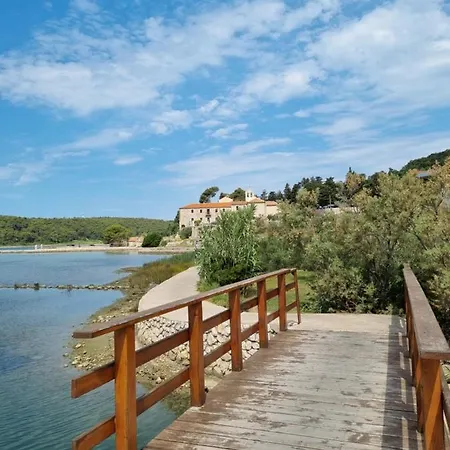 Jungic, Rab Apartment