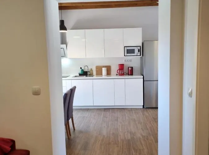 Jungic, Rab Apartman Banjol