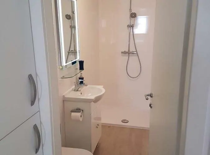 Jungic, Rab Apartman