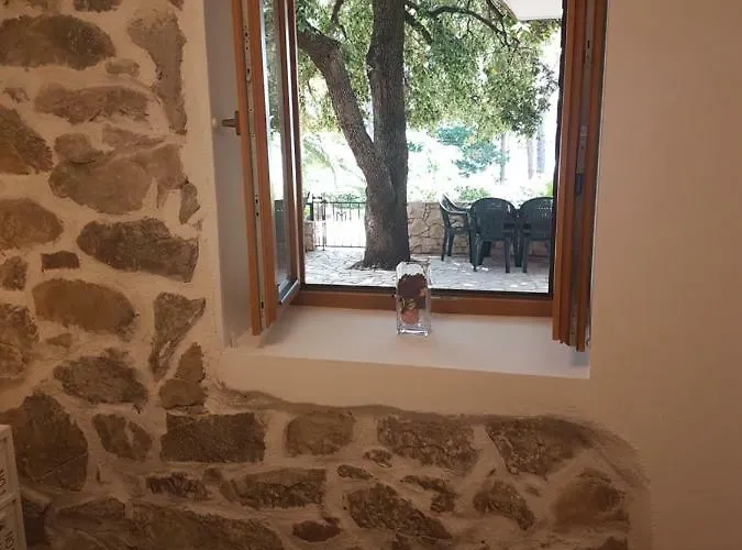 Jungic, Rab Apartman Banjol